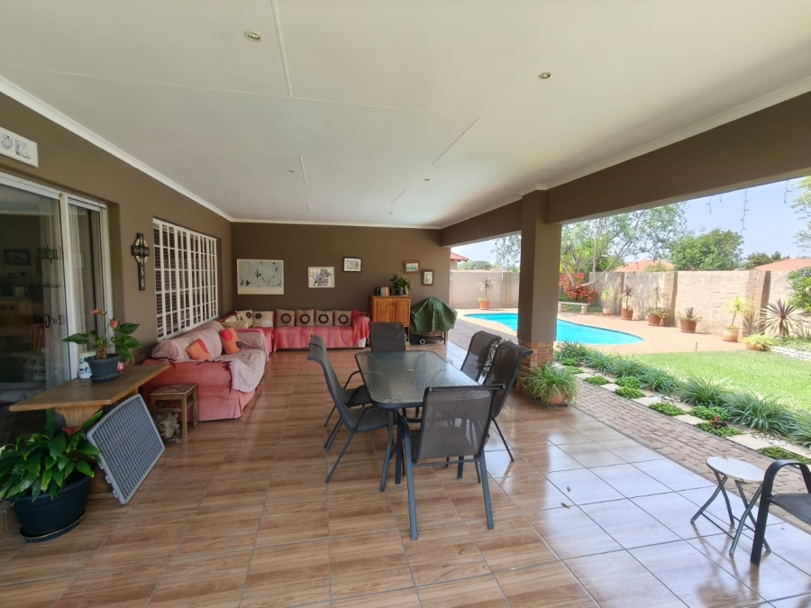 3 Bedroom Property for Sale in Waterkloof East North West